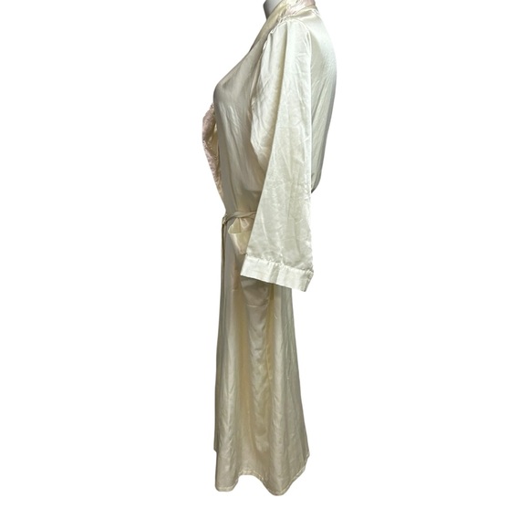 Erica Taylor Vintage Bath Robe Embroidered Satin Finish - Picture 5 of 9